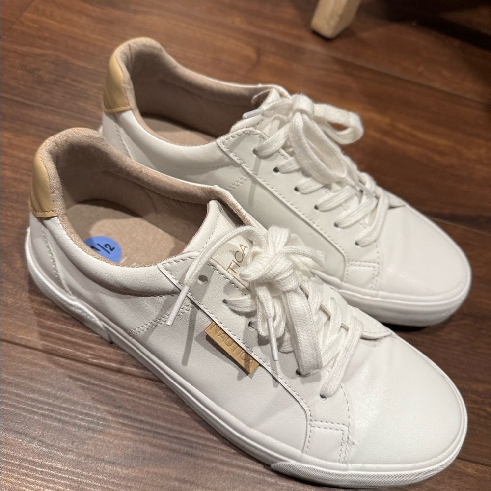Nautica Women’s Sneakers 8.5